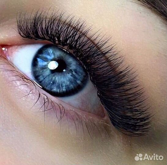 Наращивание ресниц и оформление бровей