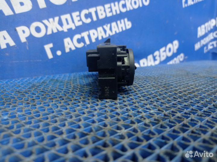 Блок управления стеклоподъемниками Ford Focus 2