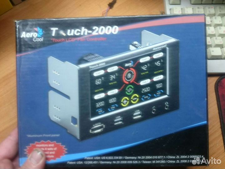 Сенсорная панель контроля куллеров AeroCool