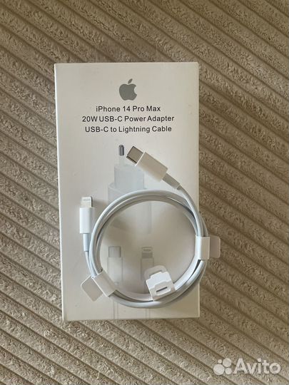 Зарядка на iPhone адаптер 20w и шнур Lightning