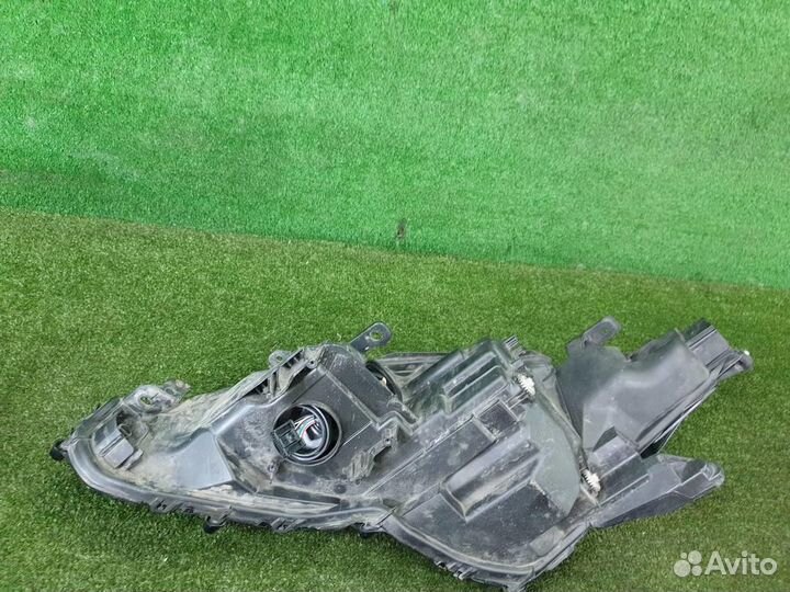 Фара правая Toyota Camry