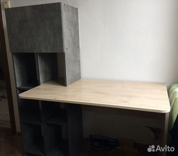 Детский письменный стол