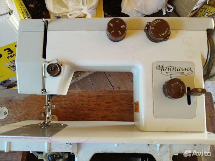 Швейная машинка чайка 143