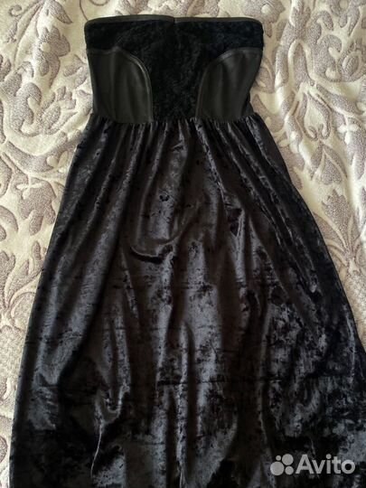 Черное бархатное платье