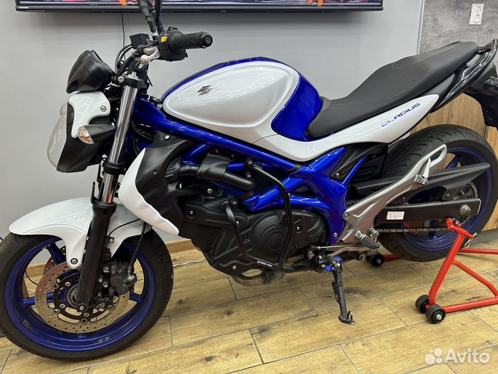 Suzuki gladius 400