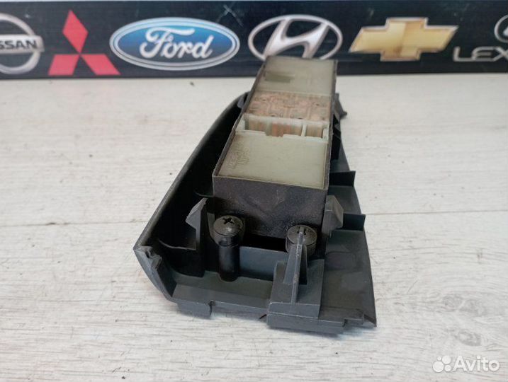 Блок управления стеклоподъемниками передний левый