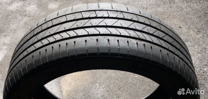 Pirelli P Zero PZ4 275/40 R22