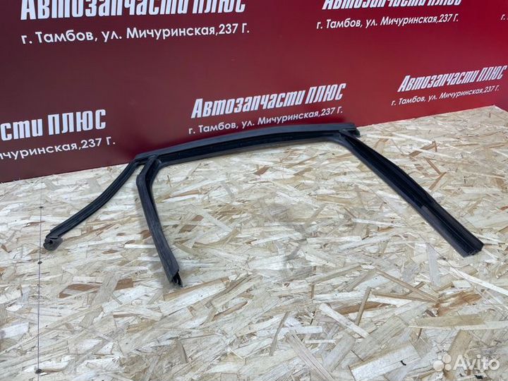 Уплотнитель рамки двери задний правый LADA X-Ray