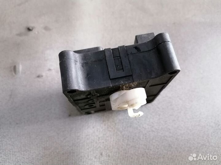 Сервопривод заслонки печки Mitsubishi Carisma (DA)