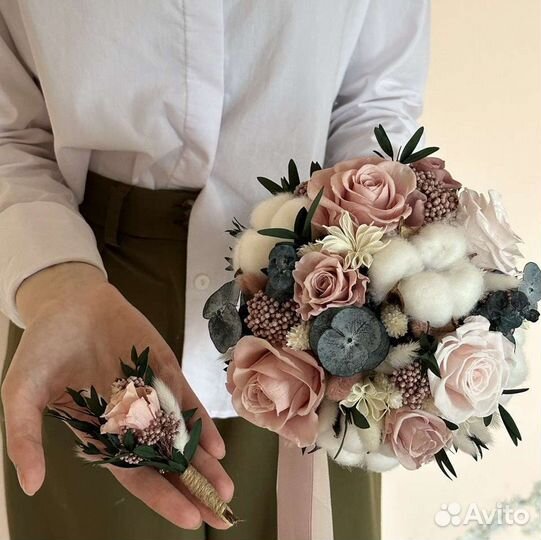 Свадебный букет с розами и эвкалиптом