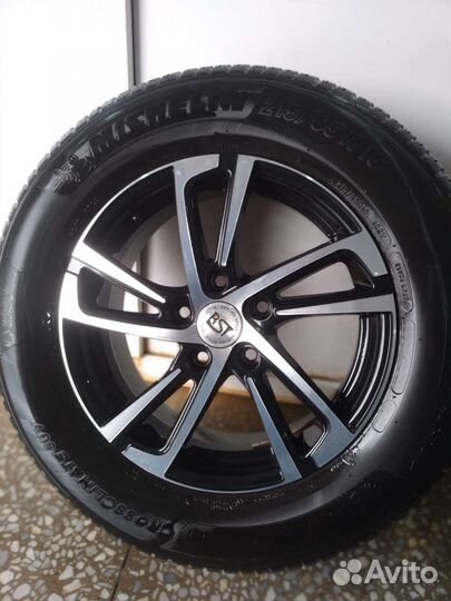 R16 Michelin CrossClimate SUV 215/65, PCD 5x114.3 DIA 67.1