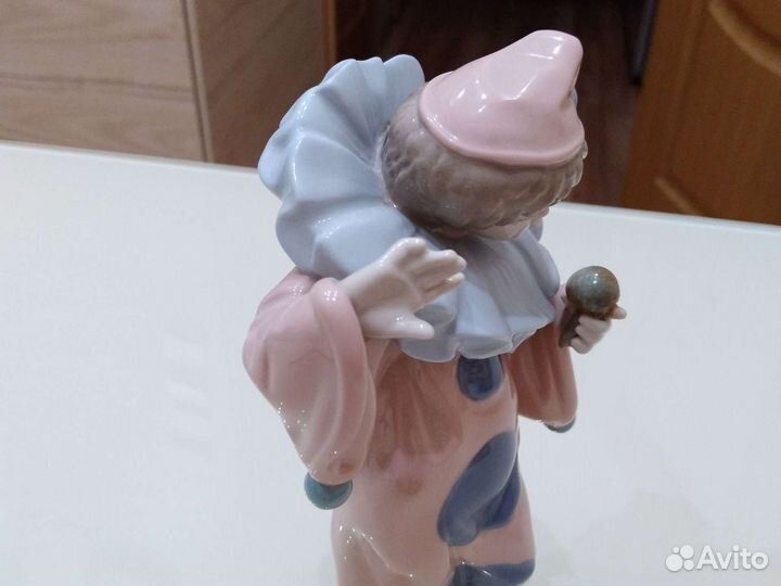 Фарфоровые статуэтки