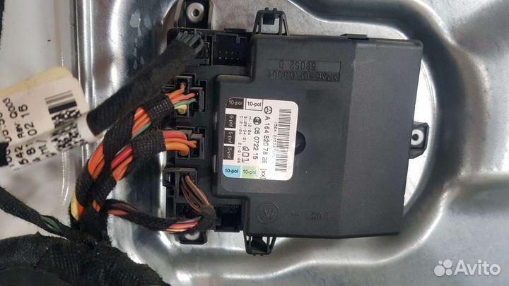 Блок управления передней правой двери на Mercedes