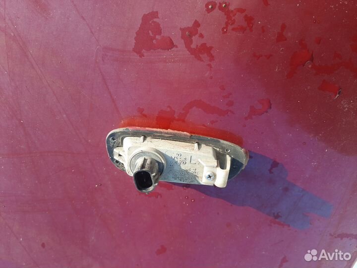 Поворотник правый в крыло Subaru GC/GF