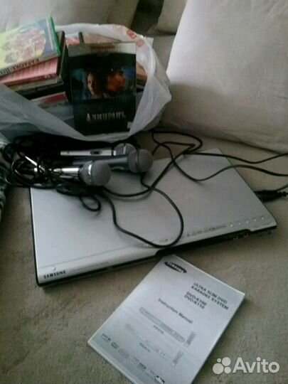 DVD плеер +два профессиональных микрофона
