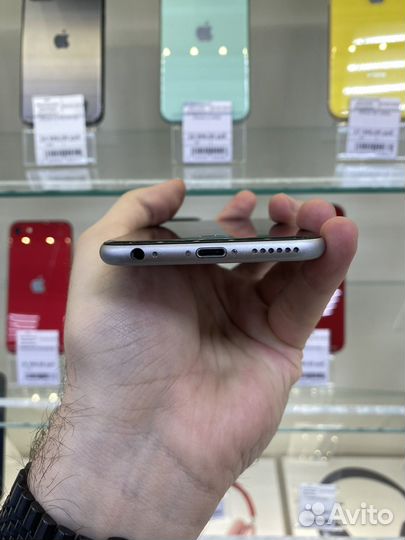iPhone 6S, 32 ГБ