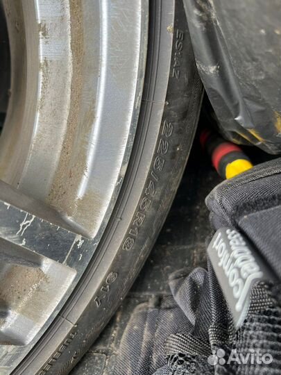 Bridgestone Potenza S001 225/45 R18 и 255/40 R18 95Y