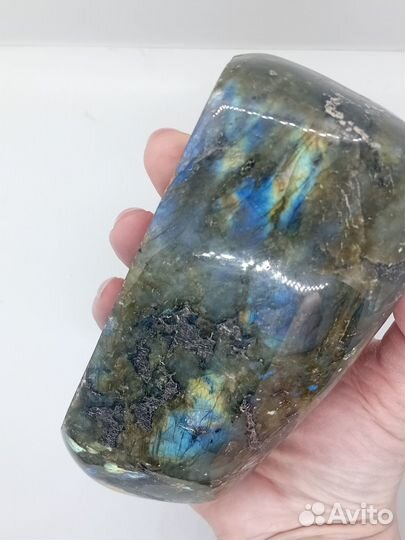 Камень лабрадорит