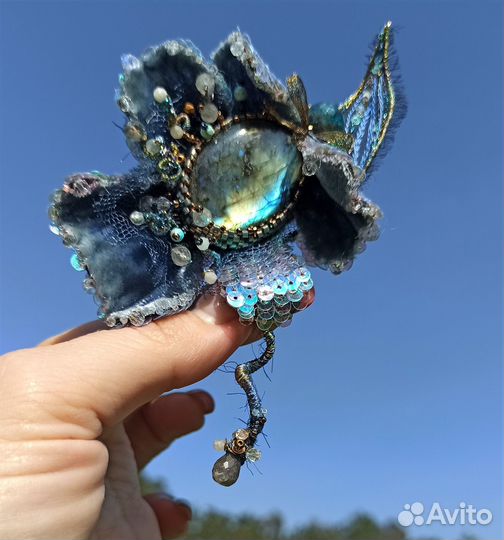 Брошь и кулон ручной работы- цветок с лабрадоритом