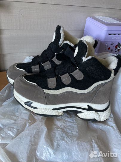 Кроссовки зимние женские