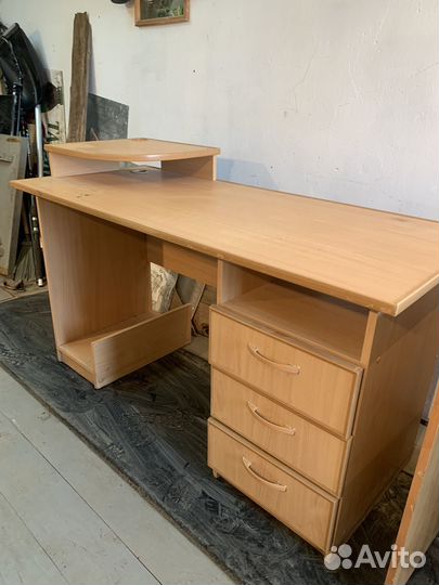 Продам компютерный стол
