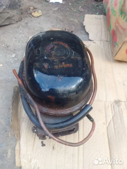 Компрессор с холодильника 