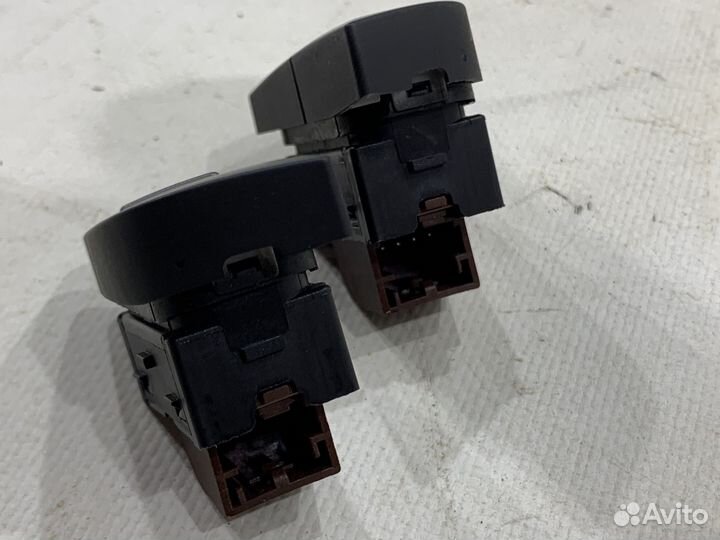 Кнопка центрального замка Audi A7 4G