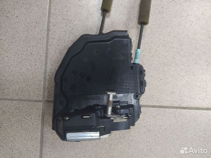 Замок двери задний правый камри 40