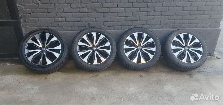 Комплект колес в сборе 235/55/R20 зимние шипованны