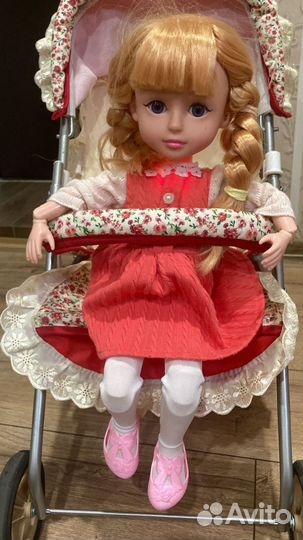 Кукла с коляской