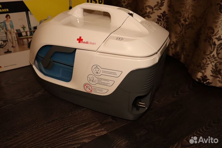 Пылесос (аквафильтр) Karcher DS6 Premium Mediclean