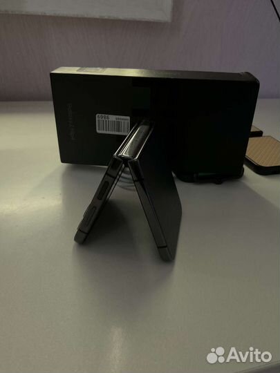 Samsung galaxy z flip 4