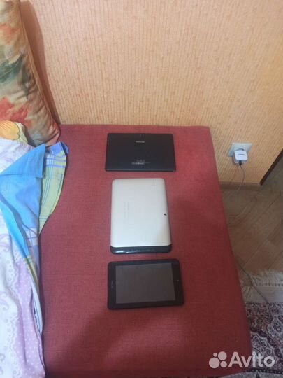 Продам планшеты на запчасти