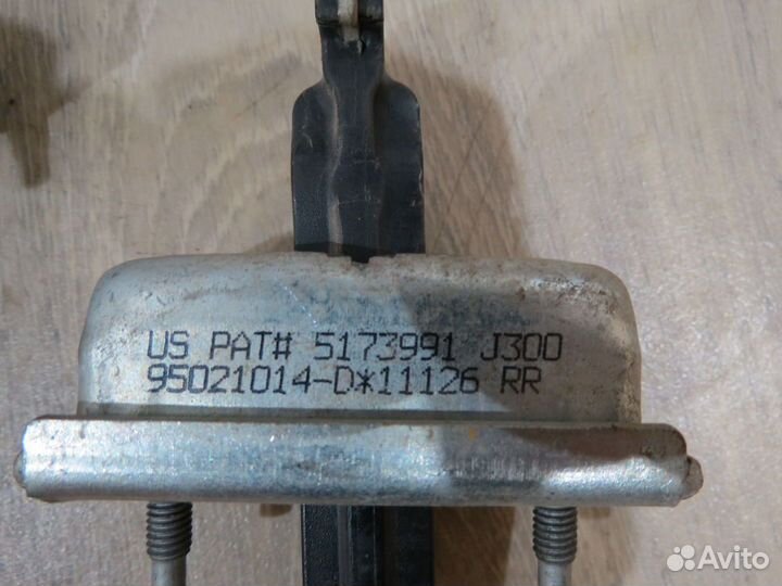 Ограничитель двери Chevrolet Cruze