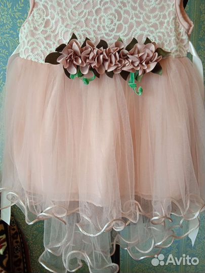 Нарядное платьеце