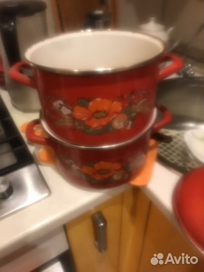 Эмалированные кастрюли