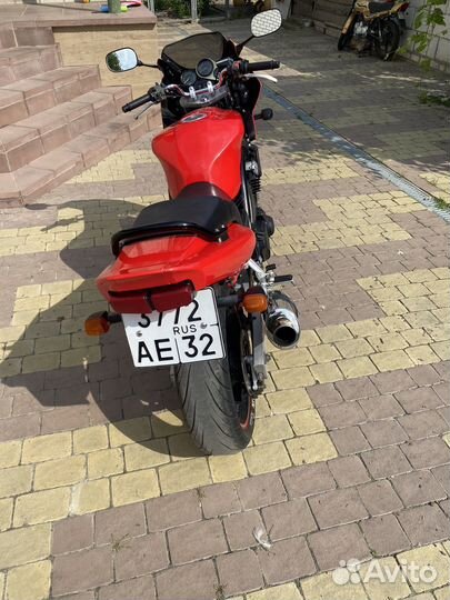 Yamaha fzs 600