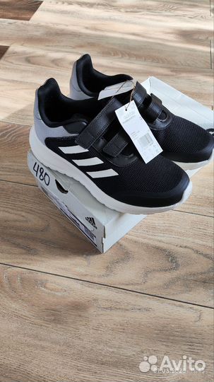 Новые кроссовки Adidas и не только