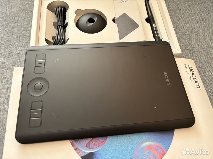 Графический планшет Wacom Intuos Pro S