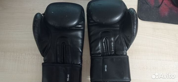 Боксерские перчатки 10 oz