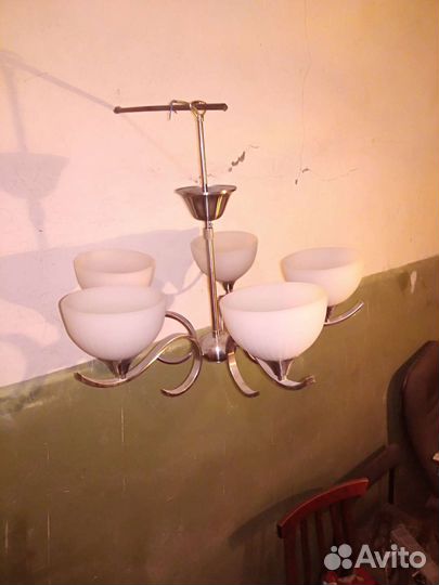 Люстра потолочная подвесная бу. На 5 лампочек