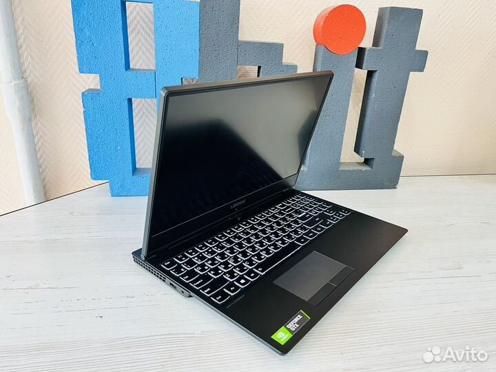 Игровой ноутбук Lenovo Legion Y530