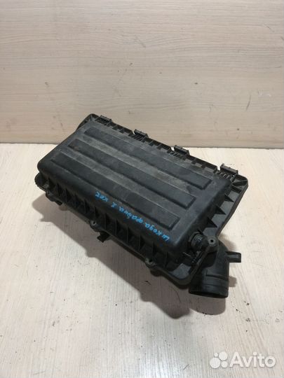 Корпус воздушного фильтра Шкода Фабия 2