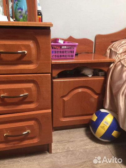 Спальный гарнитур