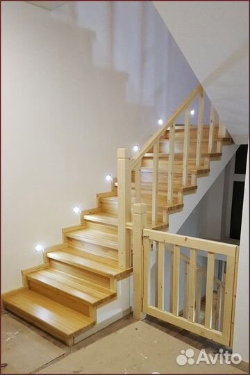 Лестница деревянная