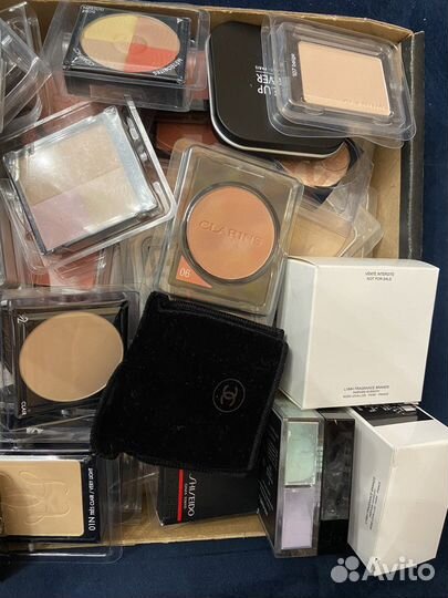 Givenchy, Guerlain, Dior, Mufe много