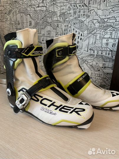 Лыжные ботинки