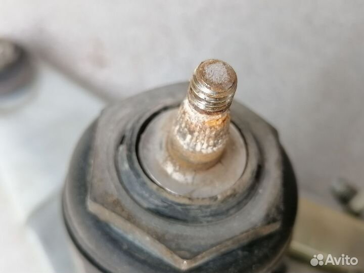 Моторчик стеклоочистителя задний для Mazda 626 GE