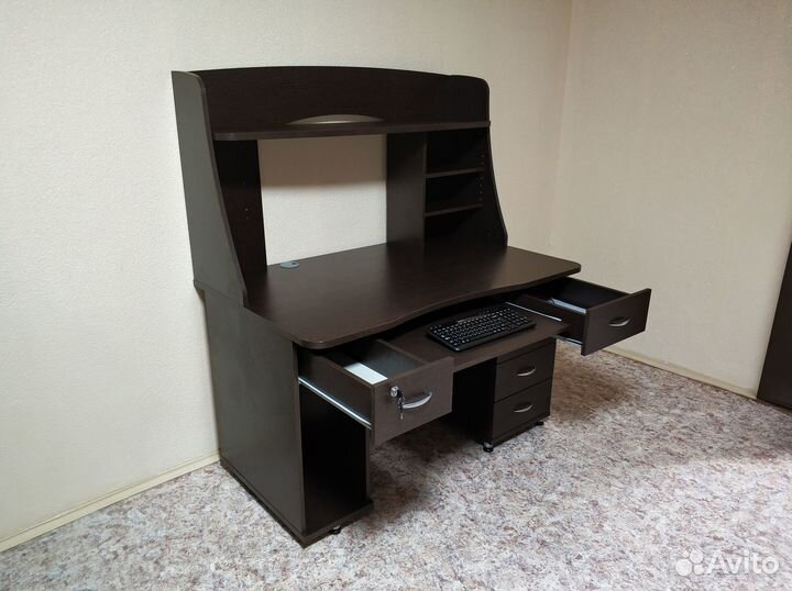 Компьютерный стол Васко кс 20-08