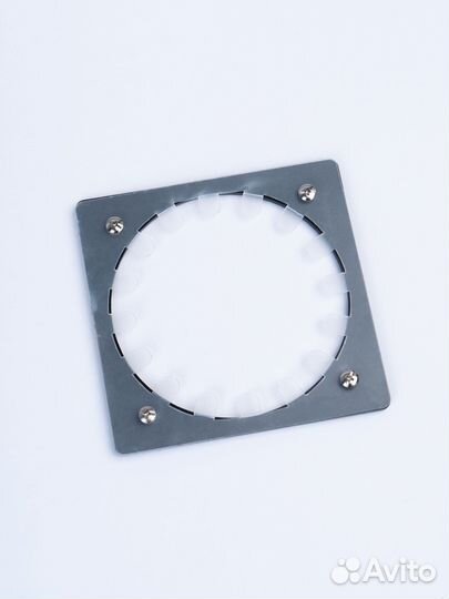 Отсекатель для стаканов и крышек для стойки